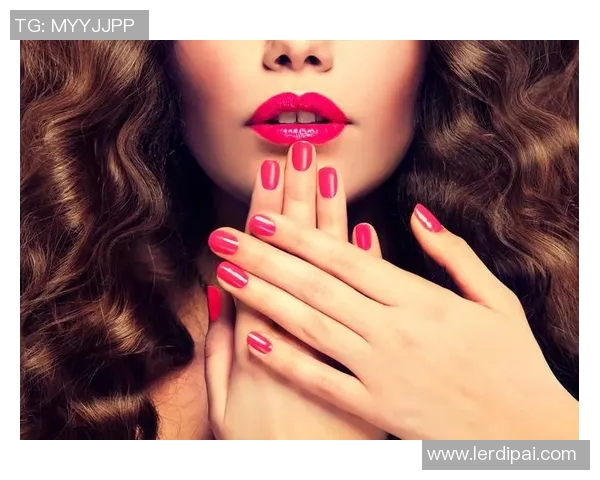 足球明星头像展示球员与女生的魅力碰撞与时尚风采 足球明星头像展示球员与女生的魅力碰撞与时尚风采