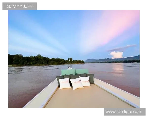 足球明星奢华游艇度假生活揭秘尽享阳光海滩与友谊时光